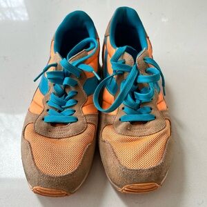 DIADORA mens shoes in great condition. Size is 9.5 US mens